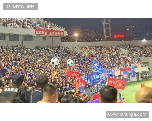 足球巨星亲临赛场观战 揭秘他们的观赛体验与背后故事